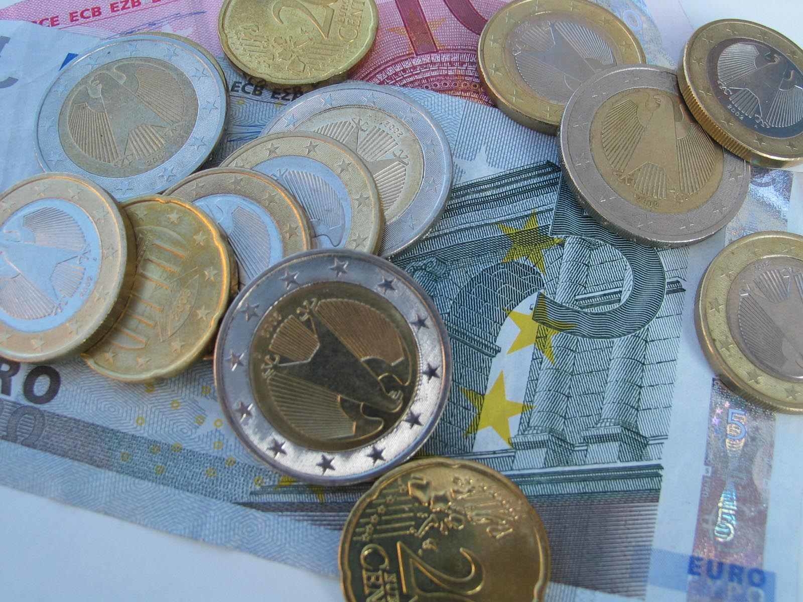 Geld ScheineMünzen SimonJohannes pfarrbriefservice